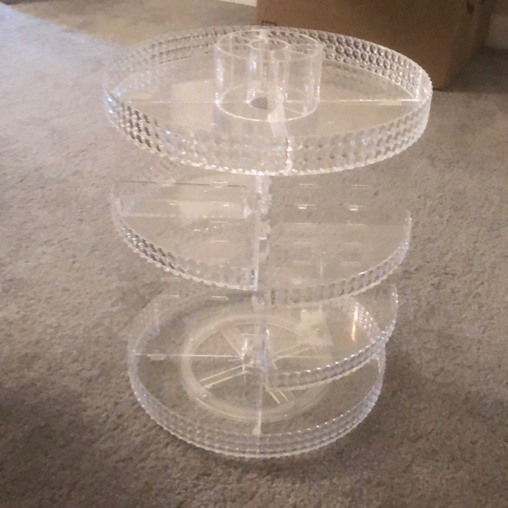 Makeup organizer